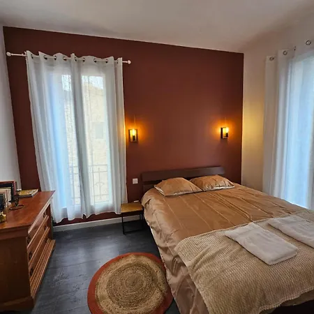 Apartment Les Sureaux, Le Calme Du Centre De