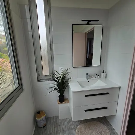 Les Sureaux, Le Charme Du Centre De Διαμέρισμα *